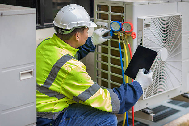 Professional Emergency Hvac Repair technician working in Alexander, NC